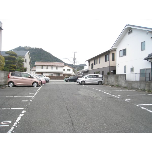 西町安引駐車場2